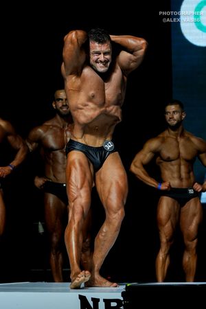 CLASSIC PHYSIQUE НОВИЧКИ
